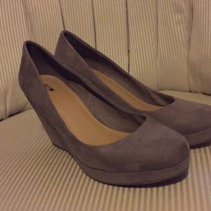 Apt 9 like new suede platform heels!  Worn once!